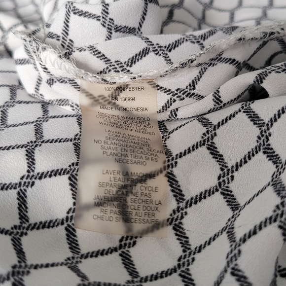 Milano Layered Asymmetrical Flowy Blouse Size M - Picture 11 of 11